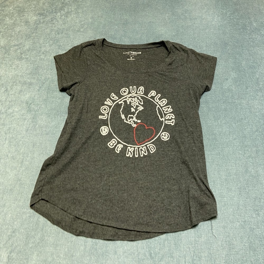 Lucky Brand Love Our Planet Be Kind T-Shirt Womens M Gray Round Hem Graphic Tee